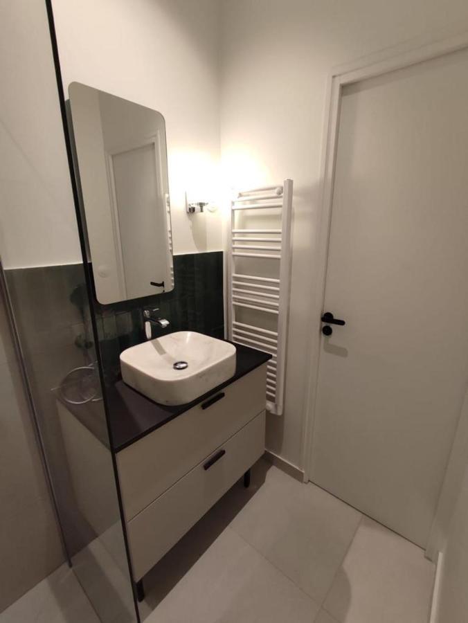 Suite Confortable Sur Le Canal Saint-Martin / Republique Paris Bagian luar foto